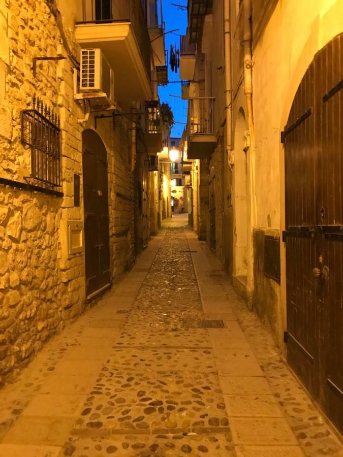 La Casa Nel Borgo Apartment Vieste Bagian luar foto